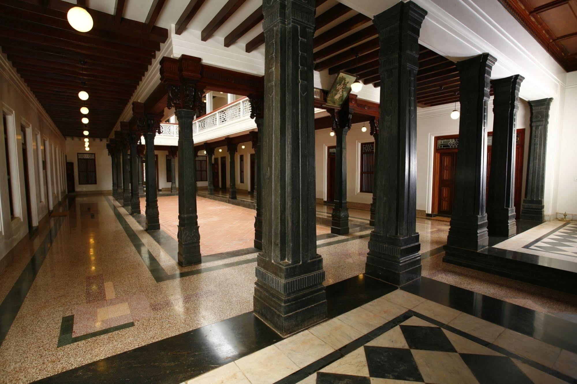 Visalam Chettinad Palace - A Cgh Earth Experience Kānādukāttān Kültér fotó